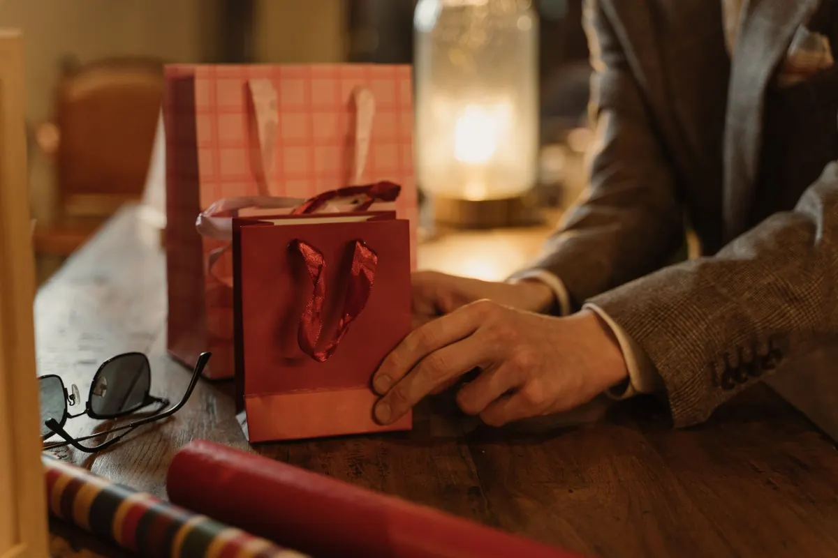Elmwood Holiday Shopping Guide: How to Support Local Stores Without Overspending